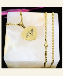 Ketting initialen goud kleurig Ketting met hartje 2 initialen graveren hartje met ketting |