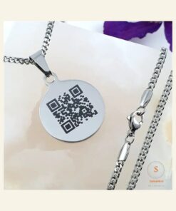 Gravure de collier avec code QR pendentif titane argenté chaîne avec code secret