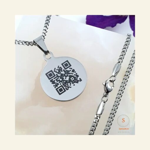 Gravure de collier avec code QR pendentif titane argenté chaîne avec code secret
