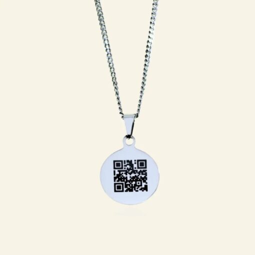 Gravure de collier avec code QR pendentif titane argenté chaîne avec code secret