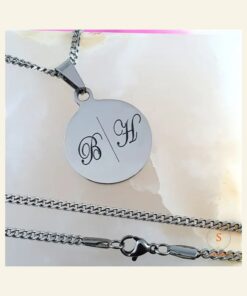Ketting met initialen zilver Zilveren kleurige hanger graveren