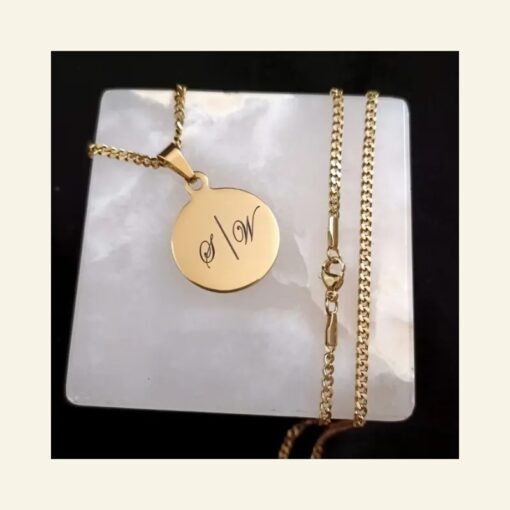 Collier avec initiales de couleur dorée avec 2 initiales