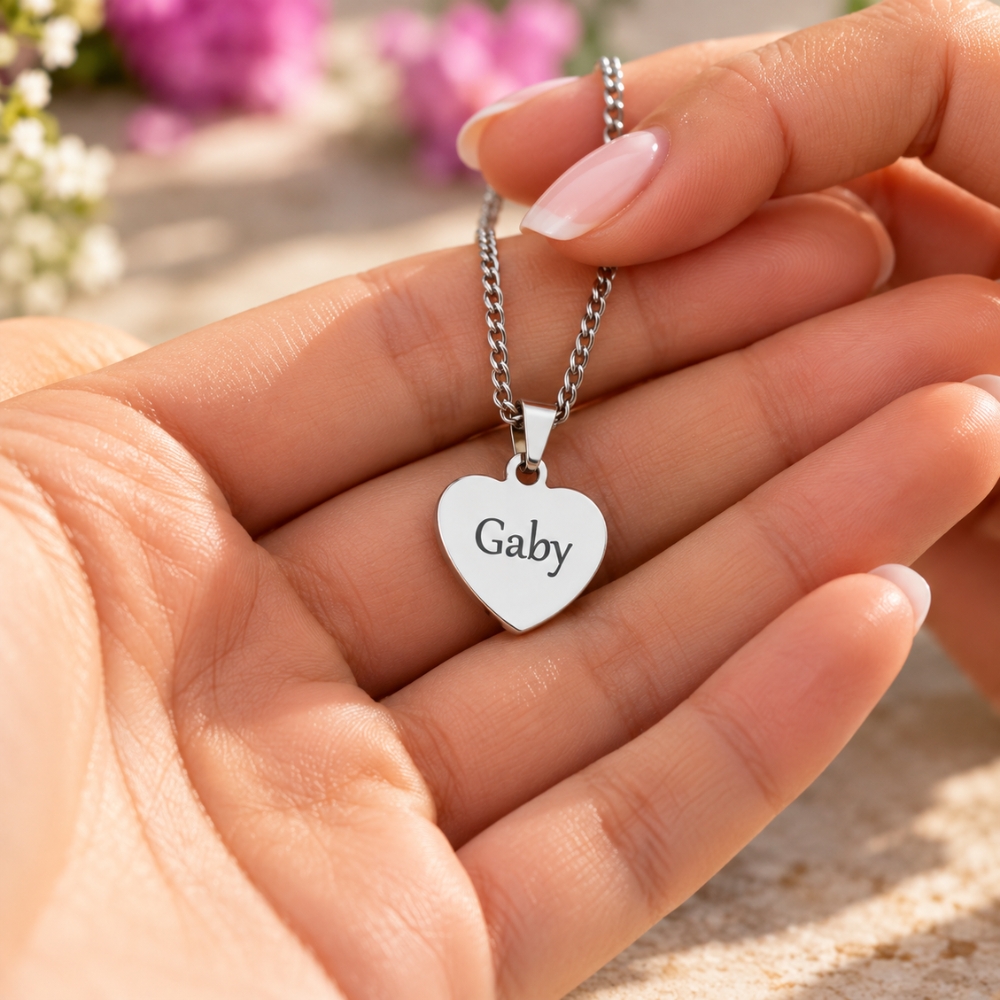 Dames ketting graveren hartje met naam of tekst Titanium zilverenkleur