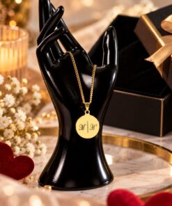 Initialen ketting goud kleurig met 2 intialen gegraveerd