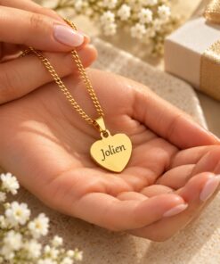 Ketting met gravering namen Sieraden graveren gravering hartje goud kleur Een hanger graveren met naam vrouw