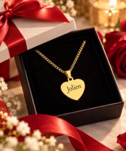 Ketting met gravering namen Sieraden graveren gravering hartje goud kleurig Een hanger graveren met naam vrouw