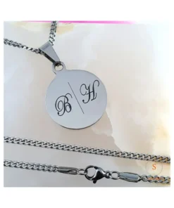 Collier avec initiales argenté Pendentif couleur argentée avec chaîne Gravure d'initiales de nom