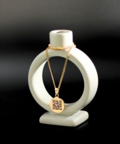 Graveerbare ketting met persoonlijke QR code met hanger in gouden kleur