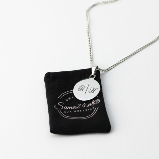 Ketting met initialen zilver Zilveren kleurige hanger graveren