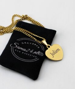 Ketting met gravering namen Sieraden graveren Gravering hartje kleur goud Een hanger graveren met naam vrouw