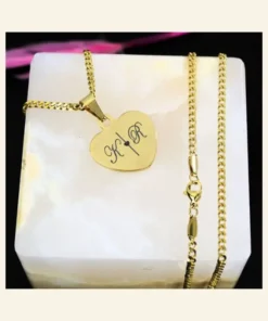 Ketting initialen goud kleurig Ketting met hartje 2 initialen graveren hartje met ketting |