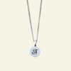 Kette mit Buchstaben Titanium runder Anhänger gravieren lassen silberfarben S, J, M oder I