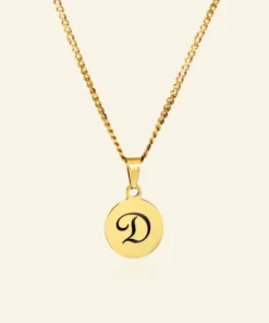 Collier initial avec pendentif en titane Collier avec gravure d'initiales couleur orLivraison gratuite aux Pays-Bas et en Belgique