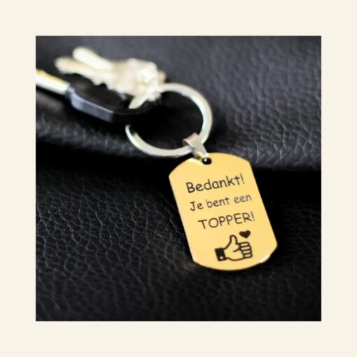 Sleutelhanger laten maken - Ontwerp je eigen custom Titanium sleutelhanger laten graveren goudkleurig