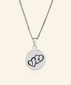Ketting met hartjes zilver kleurig: Een liefdevolle accessoire