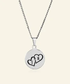 Ketting met hartjes zilver kleurig - Ronde hanger van Titanium aan 2 kanten gratis graveren - Inclusief ketting - Gratis verzenden in NL en BE
