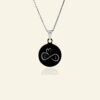 Collier avec 2 initiales noir pendentif unisexe noir avec chaîne argentée Gravure avec lettres deux initiales