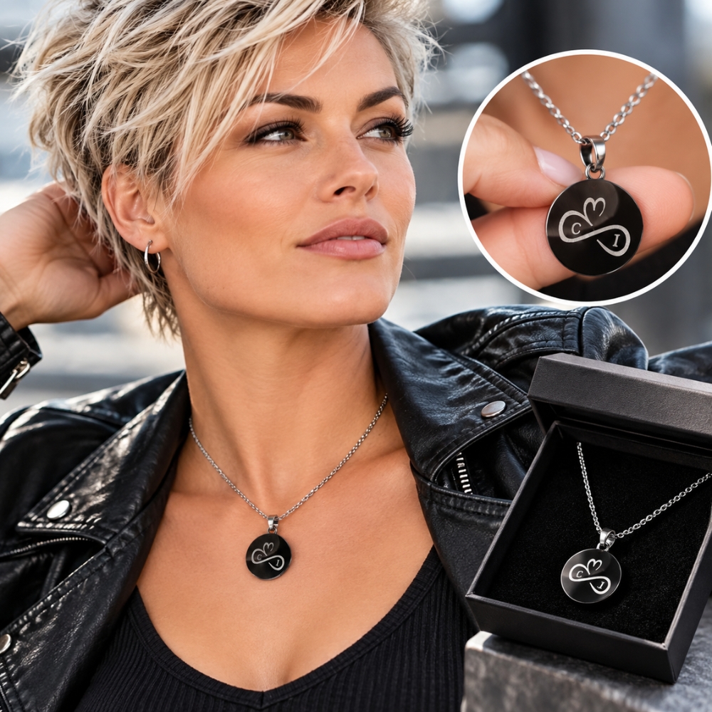 Ketting met 2 initialen zwart zwarte unisex hanger met zilveren ketting Graveren met letters twee initialen