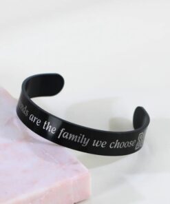 Slavenarmband heren Titanium met tekst zwart