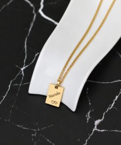 Personalized square pendant with chain